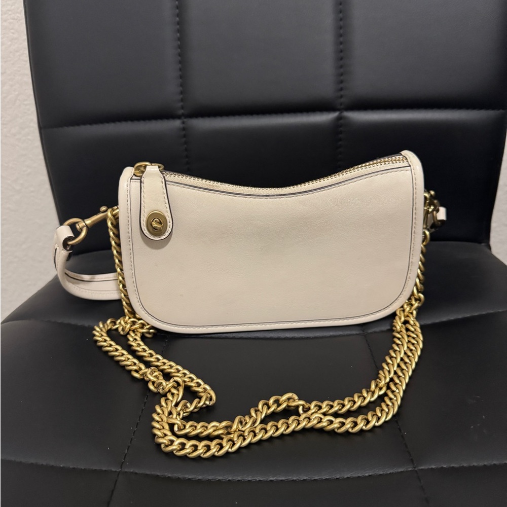Coach Swinger 20